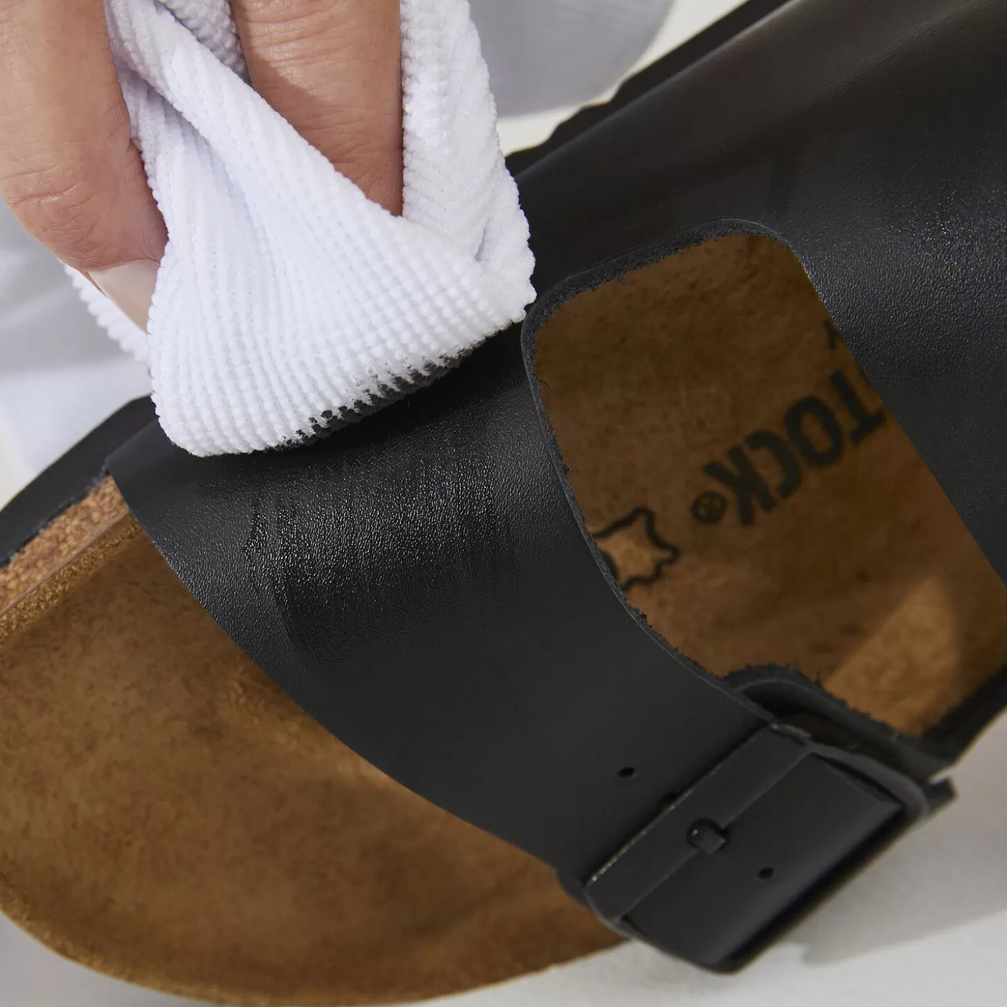 brilliant_cream_zwart_7.webp New Brilliant Cream Zwart Dames Schoenonderhoud