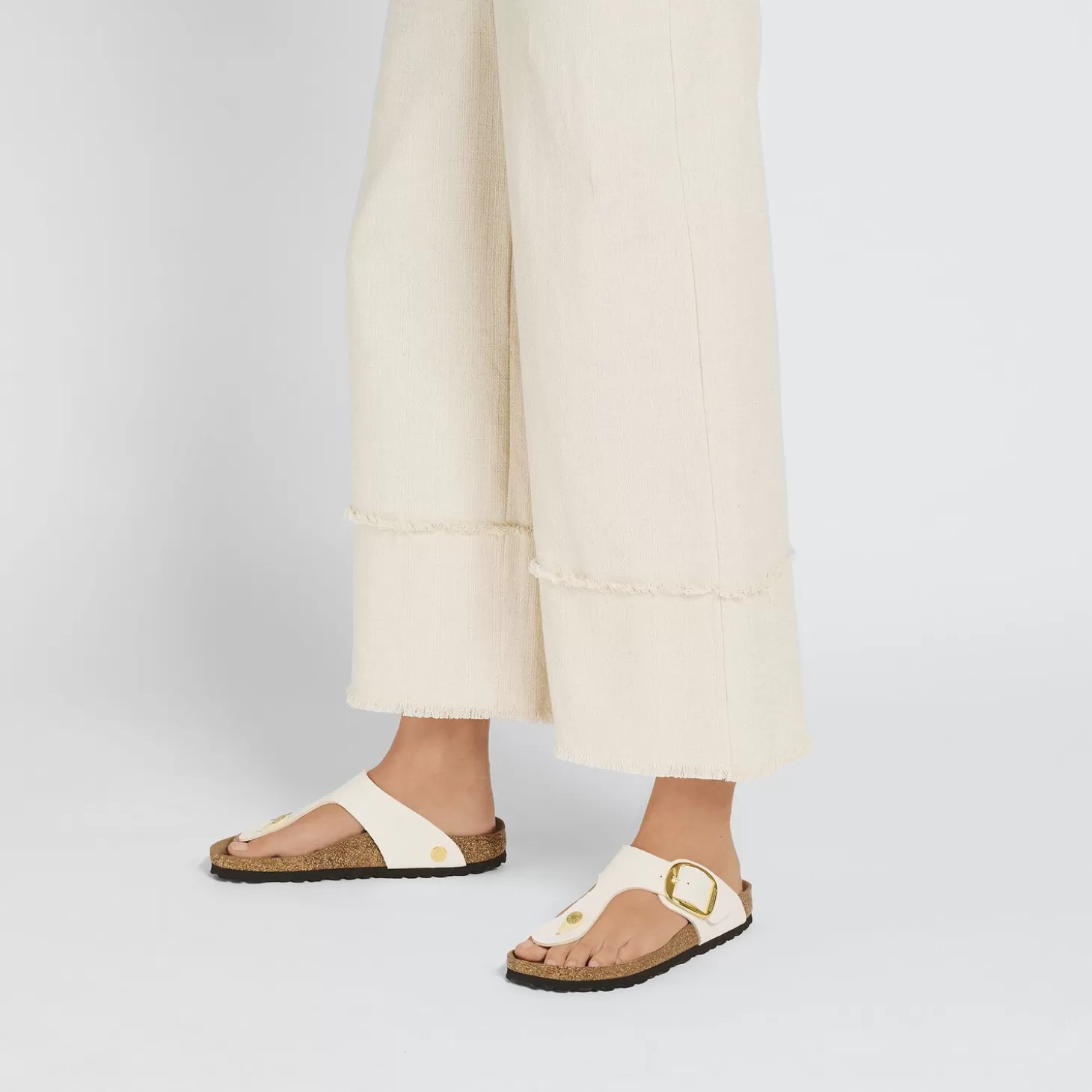 Store Gizeh Big Buckle Rivet Logo Dames Teensandalen En -Slippers