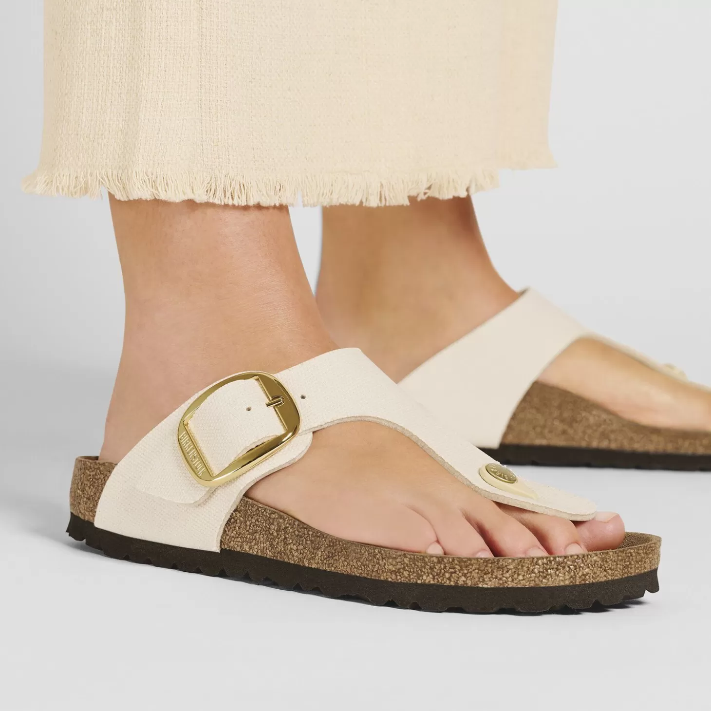 gizeh_big_buckle_rivet_logo_2.webp Store Gizeh Big Buckle Rivet Logo Dames Teensandalen En -Slippers