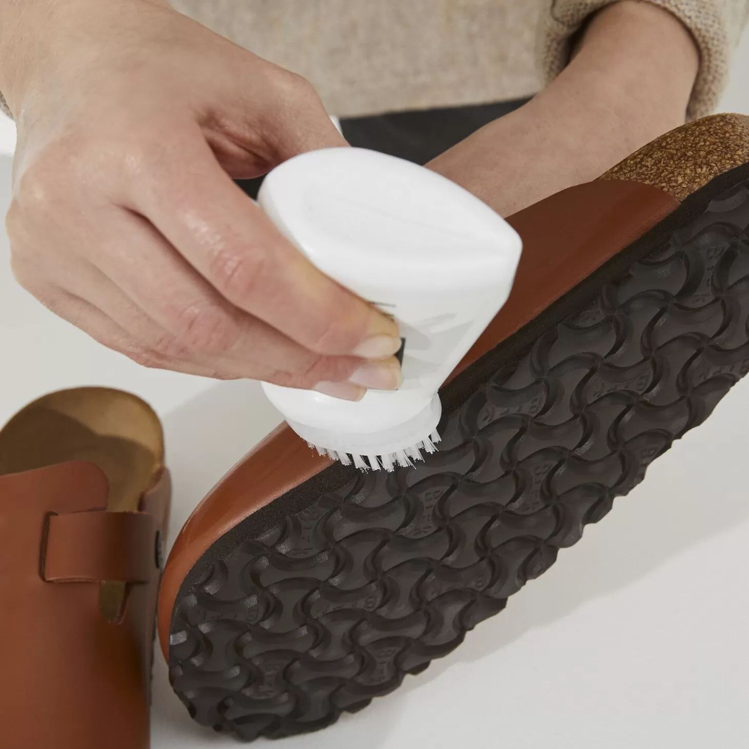 shoe_clean_met_borstel_4.webp Best Sale Shoe Clean Met Borstel Dames Schoenonderhoud